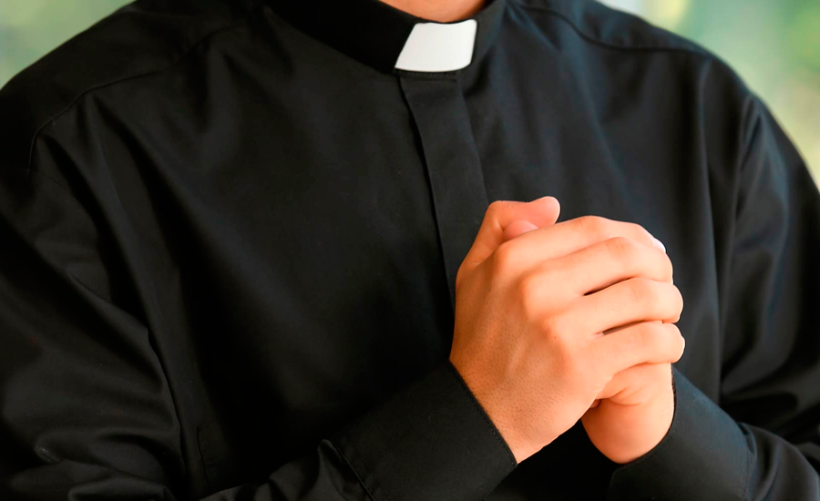 Envían a la cárcel a sacerdote acusado de abusar a niña de 7 años en