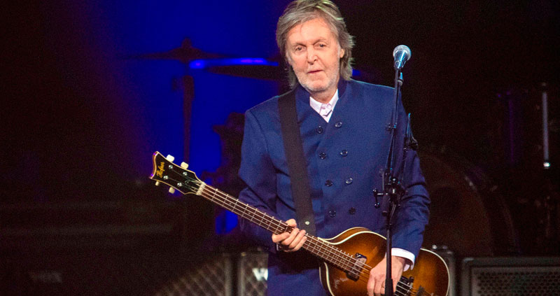 Paul McCartney recupera un famoso bajo que le robaron hace más de medio