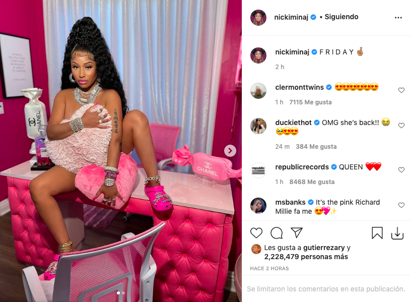 Nicki Minaj posa sin ropa y se cubre con un cojín - EL PAÍS VALLENATO